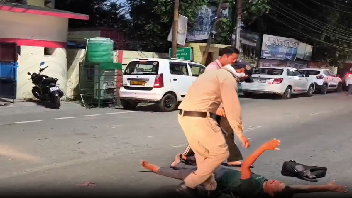 एक शराबी ने राष्ट्रीय राजमार्ग पर जमकर मचाया उत्पात,वीडियो वायरल