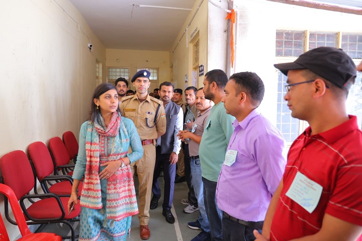 जिलाधिकारी व एसएसपी ने मतगणना की तैयारियों को बताया संतोषजनक