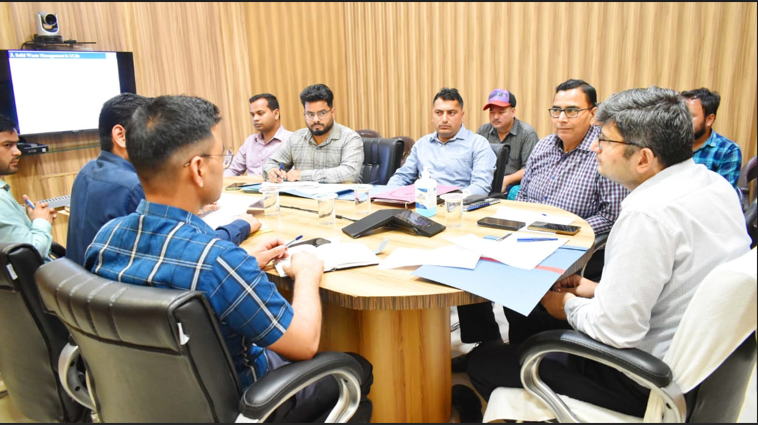 एमआरएफ-एसएलएफ केंद्रों के कार्यों में तेजी लाने को जिलाधिकारी ने दिए निर्देश