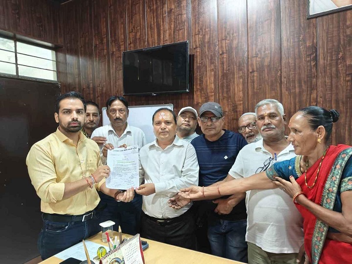 राज्य निर्माण सेनानियों के लिए गेस्ट हाउस में निःशुल्क ठहराव की मांग