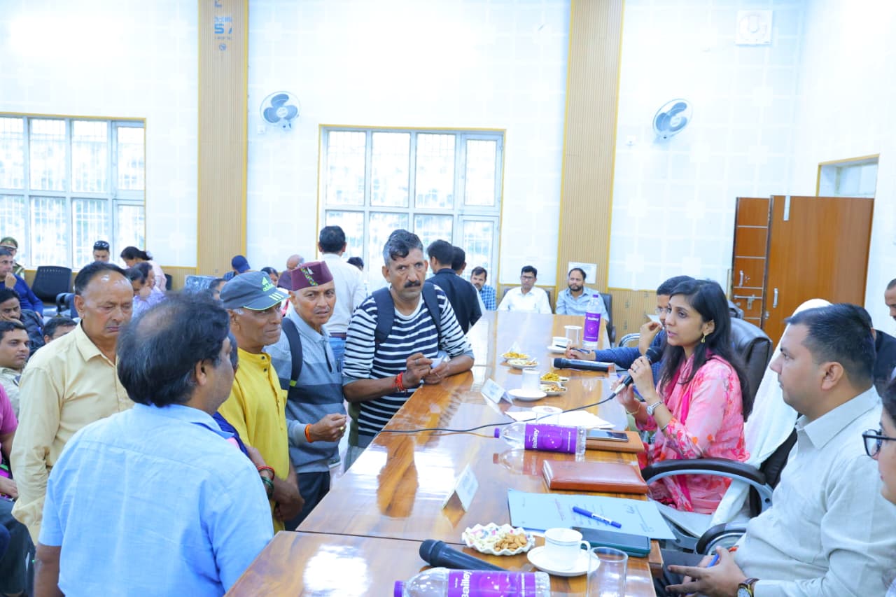 तहसील परिसर में लगा जनसेवा मेला, योजनाओं का सीधा लाभ
