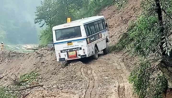 सोनगाड़ से डबराणी के बीच पैदल मार्ग ध्वस्त, वैकल्पिक रास्ते की तैयारी शुरू