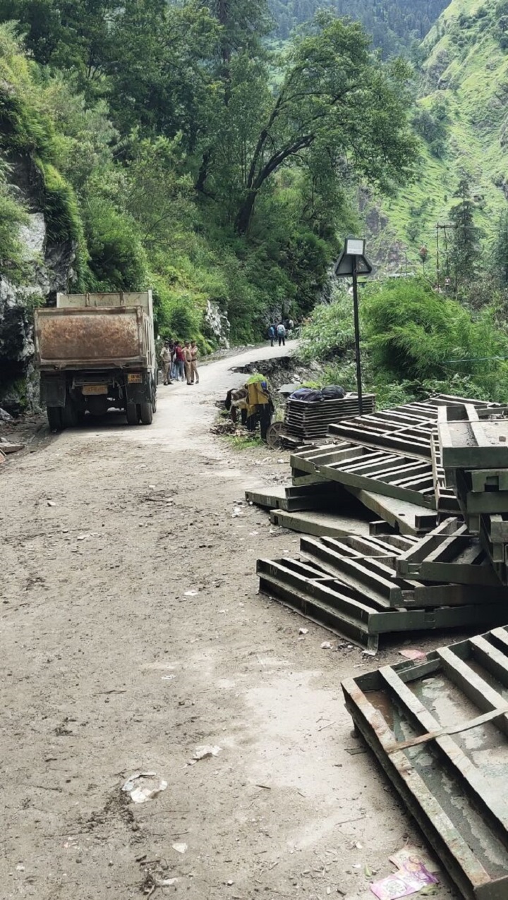 हर्षिल-धराली में नेटवर्क बहाली की उम्मीद, कनेक्टिविटी सुधरने के आसार