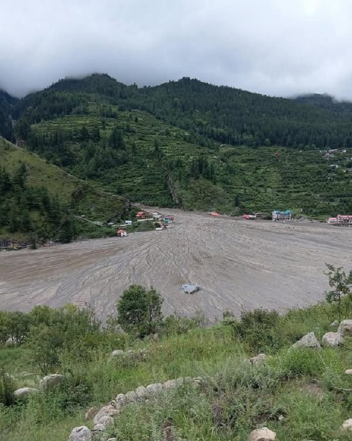 धराली में टूटे सपने, मलबे के नीचे दबी ज़िंदगी की आखिरी उम्मीदें