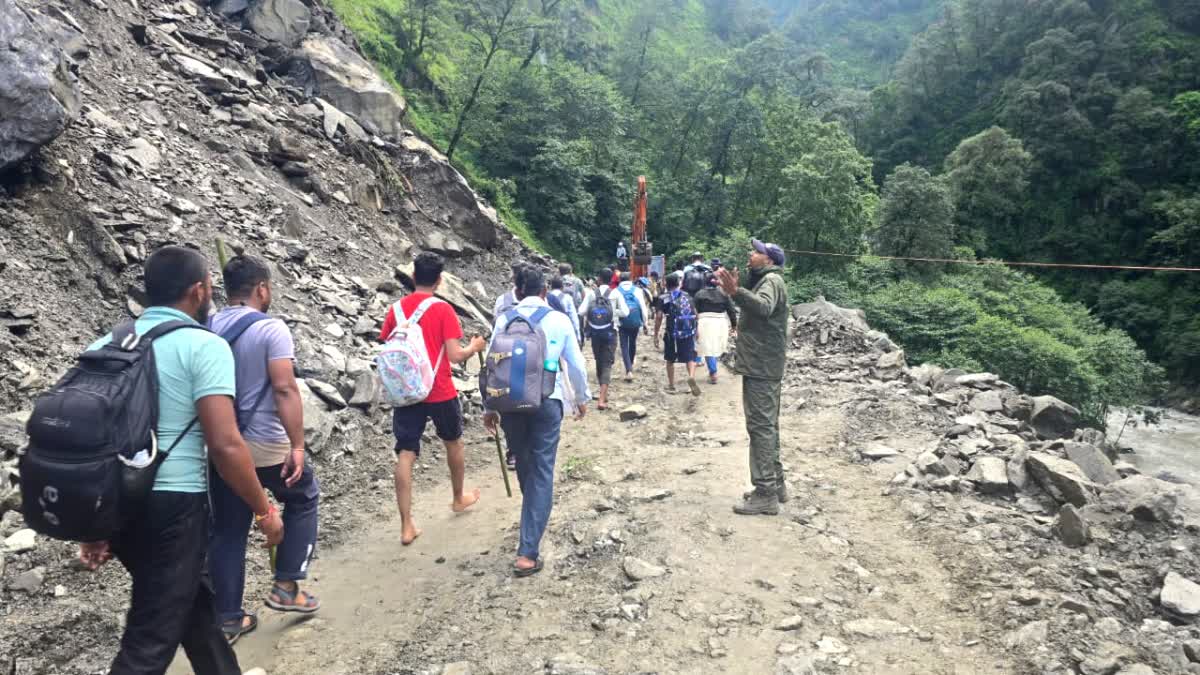 केदारनाथ धाम की यात्रा फिर से शुरू, श्रद्धालु कर रहे दर्शन