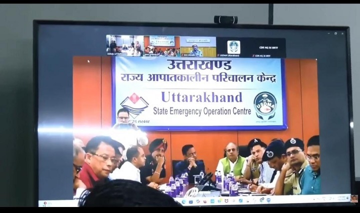 उत्तरकाशी आपदा: CM धामी ने नियंत्रण कक्ष से लिया राहत कार्यों का जायजा