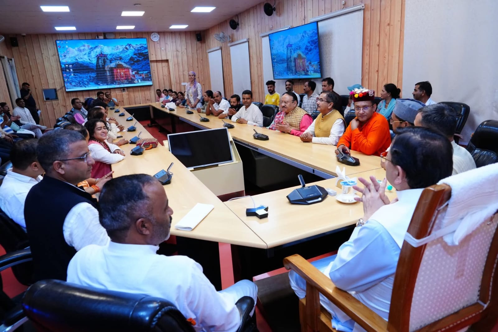 मुख्यमंत्री से मिले पंचायत चुनाव में विजयी प्रतिनिधि, सीएम ने कहा—जनसेवा सर्वोपरि