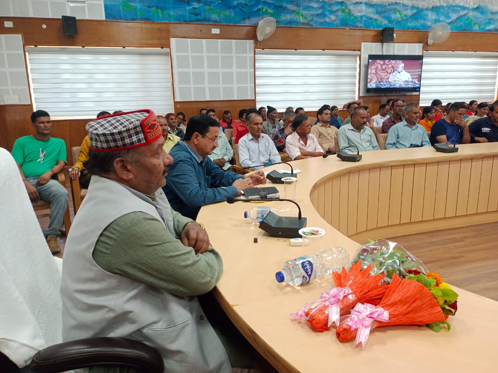 दिनदहाड़े गोलीबारी: बाप और बेटे को बनाया निशाना