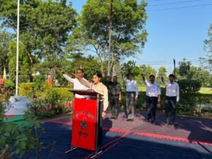 1790913813_649_राष्ट्रपिता-महात्मा-गांधी-एवं-पूर्व-प्रधानमंत्री-स्वर्गीय-श्री-लाल-बहादुर.jpg